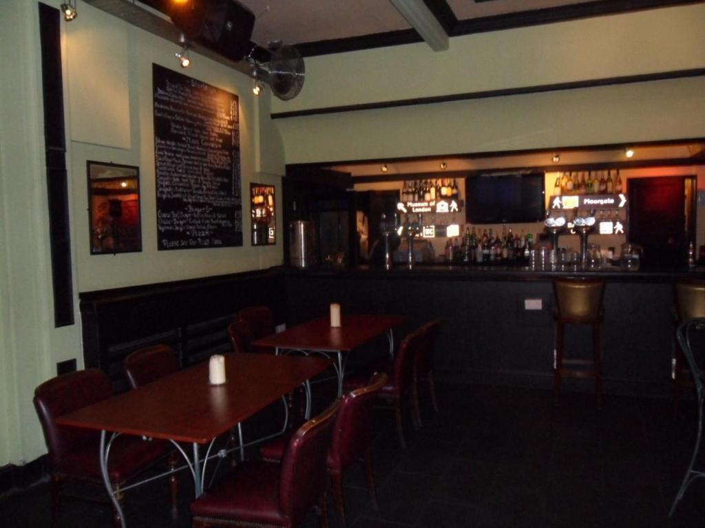 Arsenal Tavern Hostel ロンドン エクステリア 写真