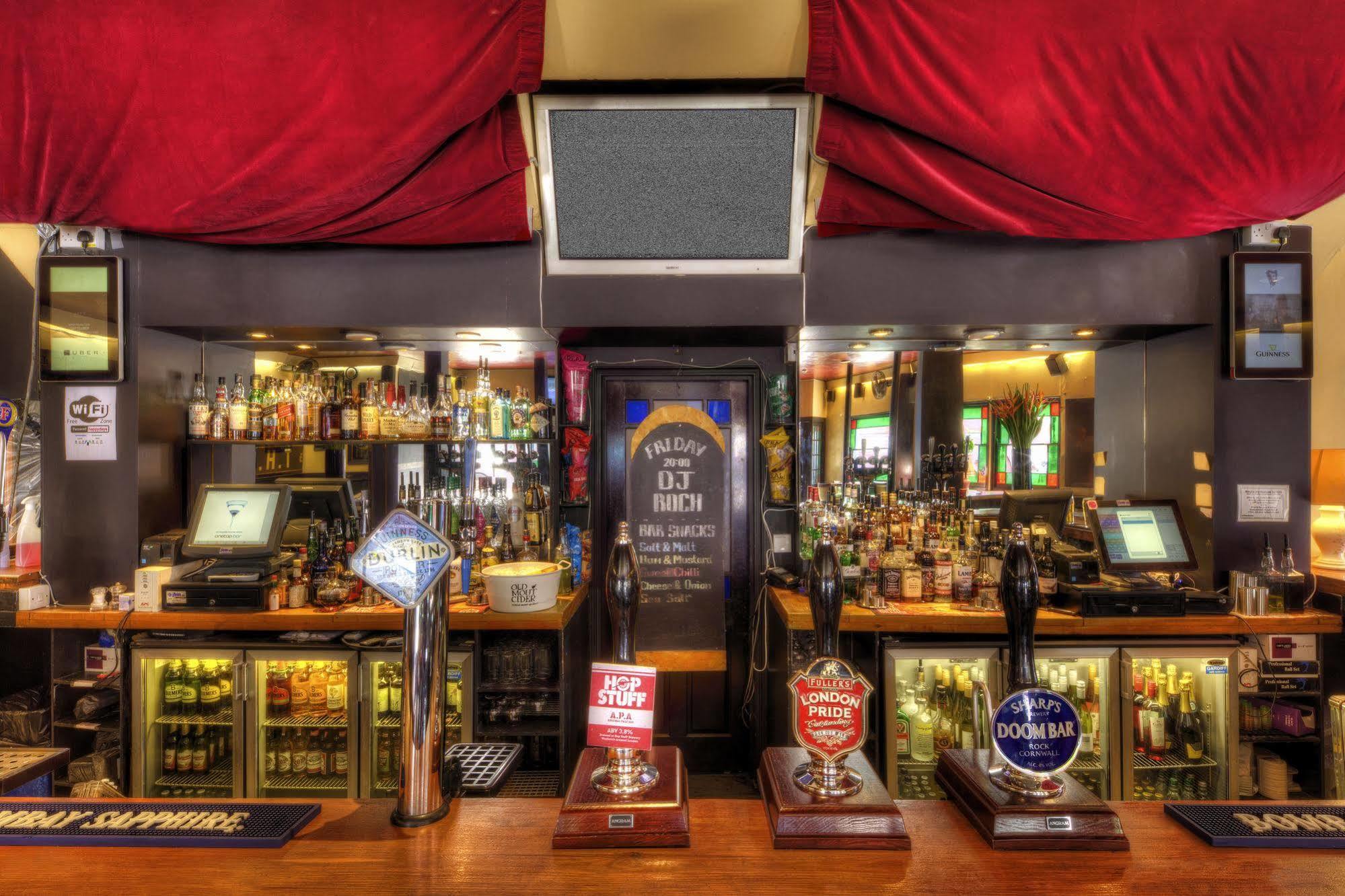 Arsenal Tavern Hostel ロンドン エクステリア 写真